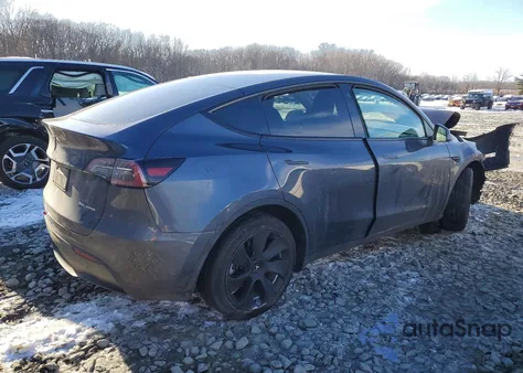 2023 Tesla Model Y z USA, uszkodzony, nr VIN 7SAYGDEE0PF696335